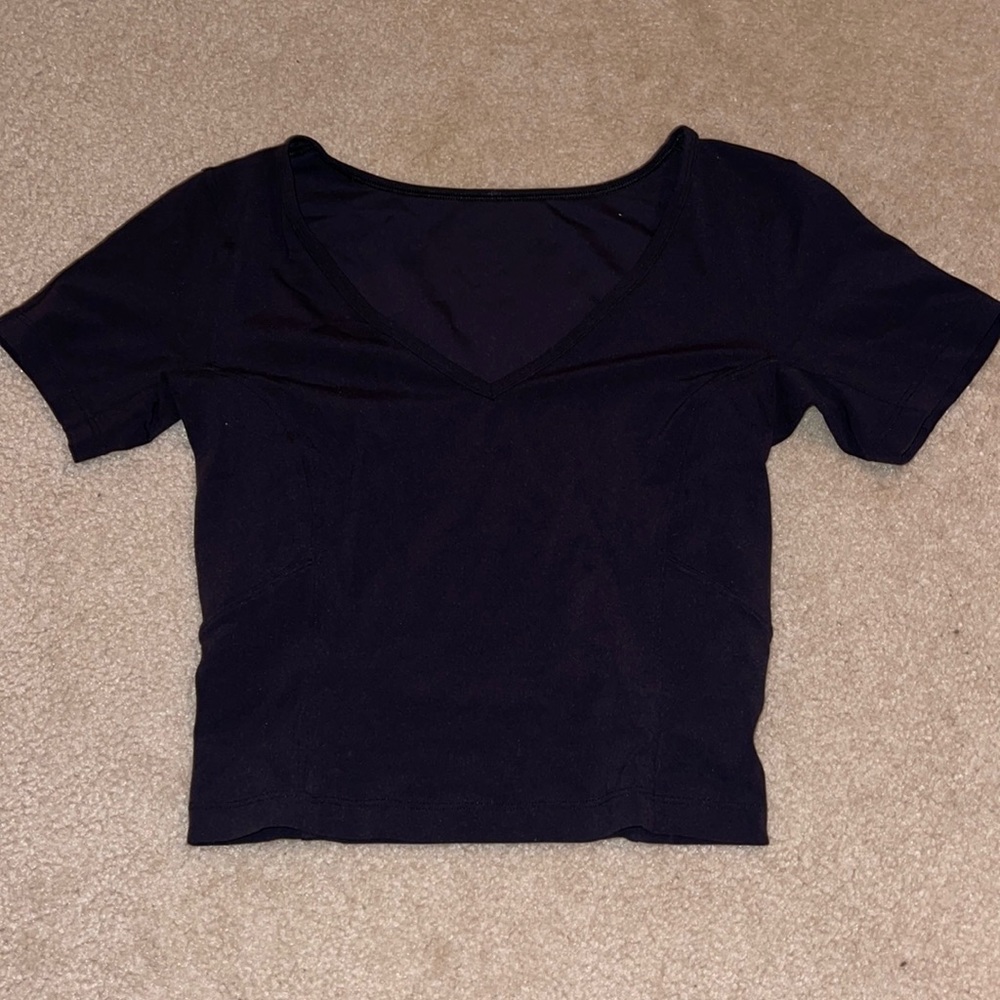 black lulu lemon workout top